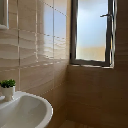 Dublex Friendly Perball Rafaelos Apartmán Shëngjin