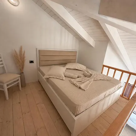 Dublex Friendly Perball Rafaelos Apartmán Shëngjin